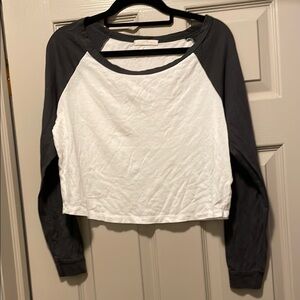 Women's Black and White Long Sleeve Top